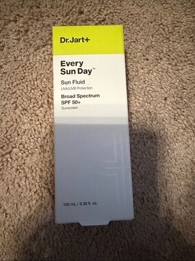 Dr. Jart+ Every Sun Day Sun Fluid SPF 50+ - Yellow & Light Blue